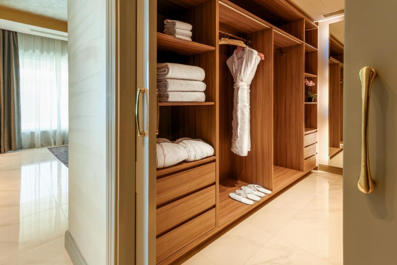 Centara West Bay Hotel & Residences דוחה מראה חיצוני תמונה A walk-in closet